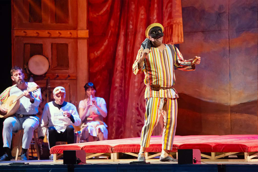 commedia-arlequino-2