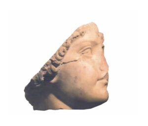 Cabeza de mármol blanco, escultura de Julia Titi