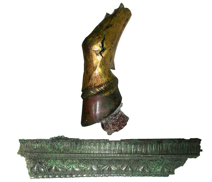 Esculturas de bronce. Moldura y pezuña de caballo