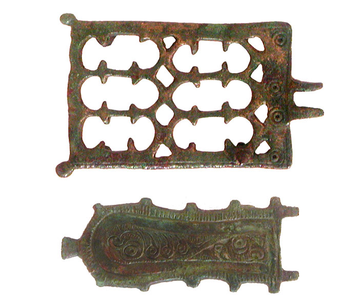 Hebillas en bronce, objetos de metal hallados en Clunia