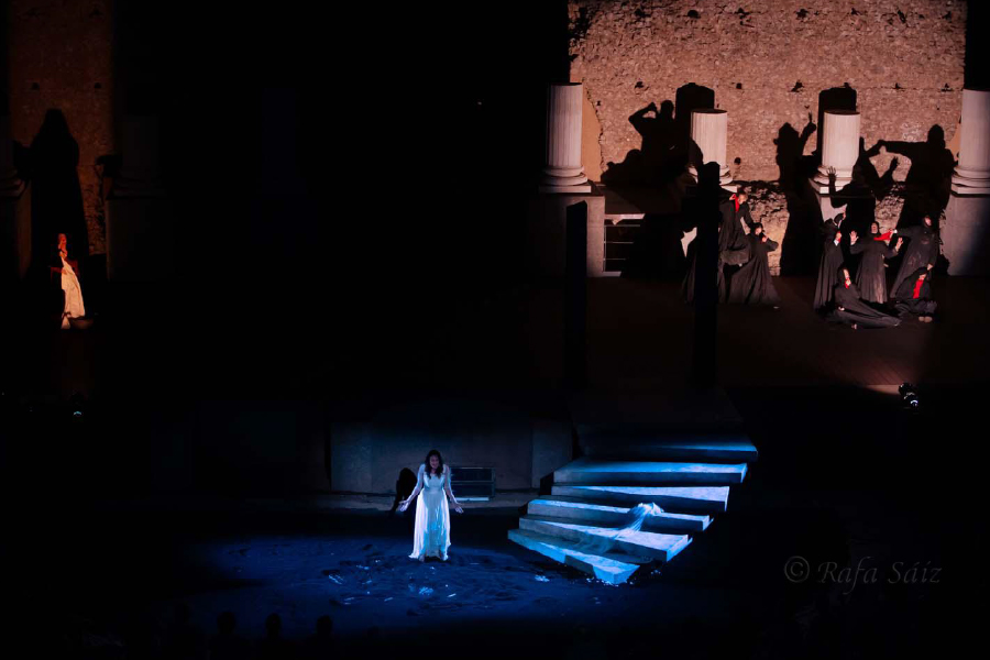 clunia-antigona-teatro-4