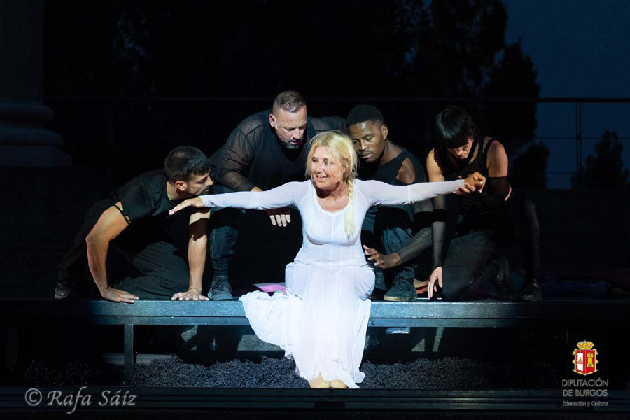 Festival de Teatro de Verano en Clunia. Actuación de teatro "Pandataria"