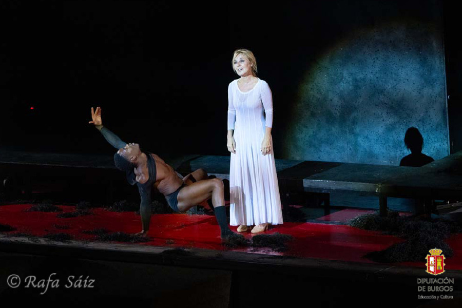 Festival de Teatro de Verano en Clunia. Actuación de teatro "Pandataria"