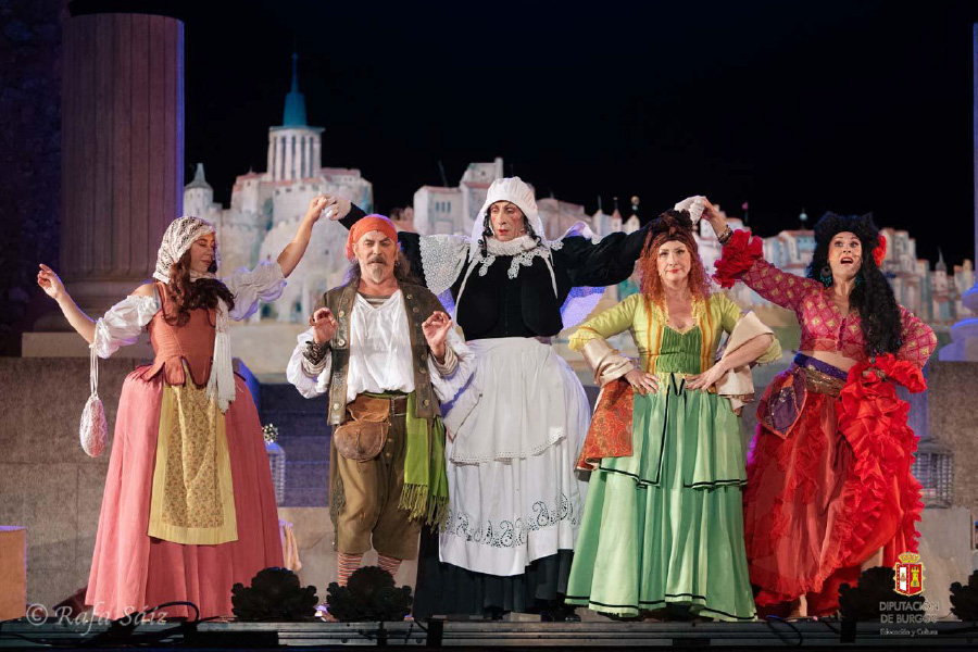 Festival de verano de teatro en Clunia. Actuación de teatro "Los enredos de Scapín"