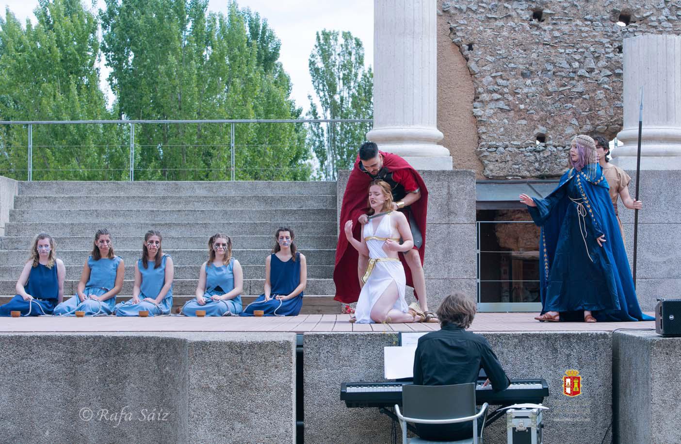 teatro-grecolatino-clunia-2025-troyanas-komos (6)