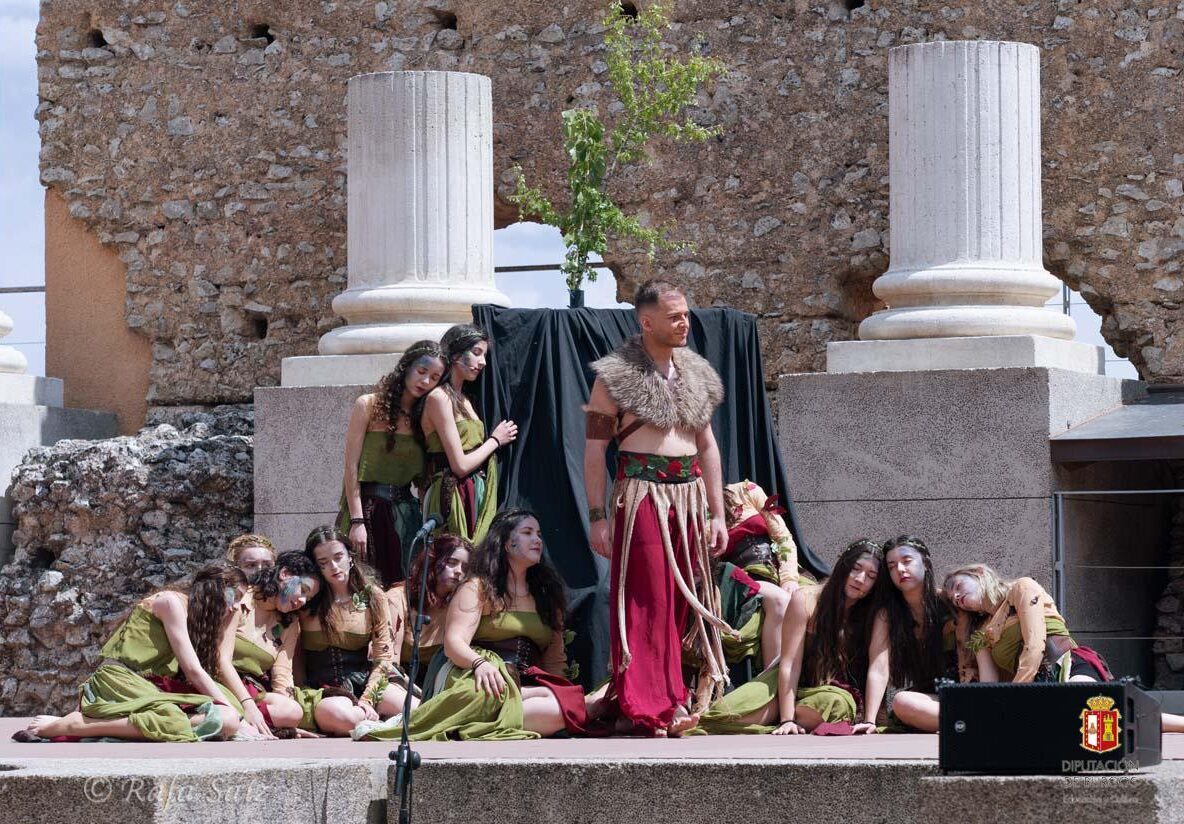 teatro-grecolatino-clunia-bacantes (6)